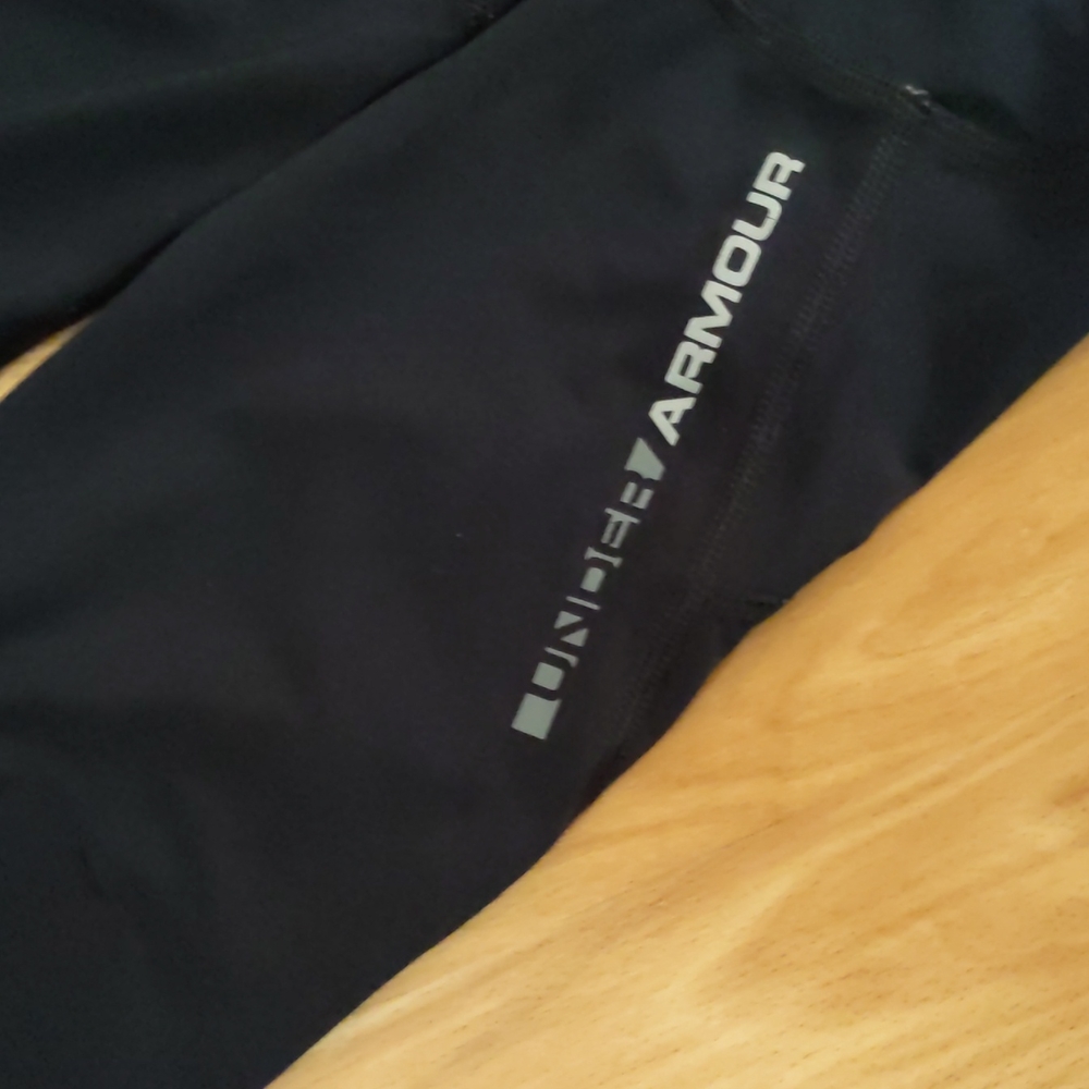 Under Armour compression pants boy's medium - Picture 5 of 5